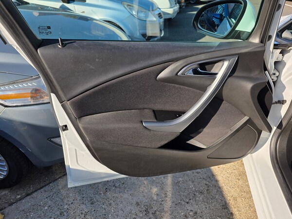 Used Vauxhall Astra 2013 for sale - 76238494: Photo 37