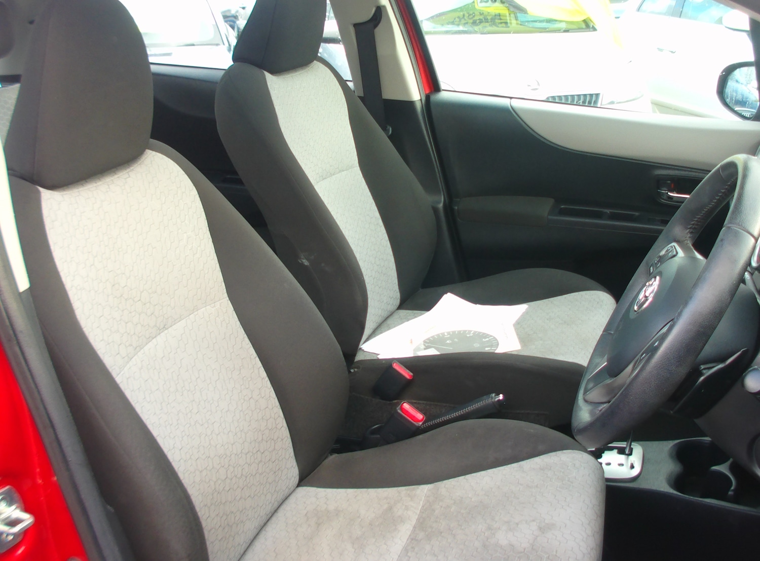 Used Toyota Yaris 2012 for sale - 76565600: Photo 10