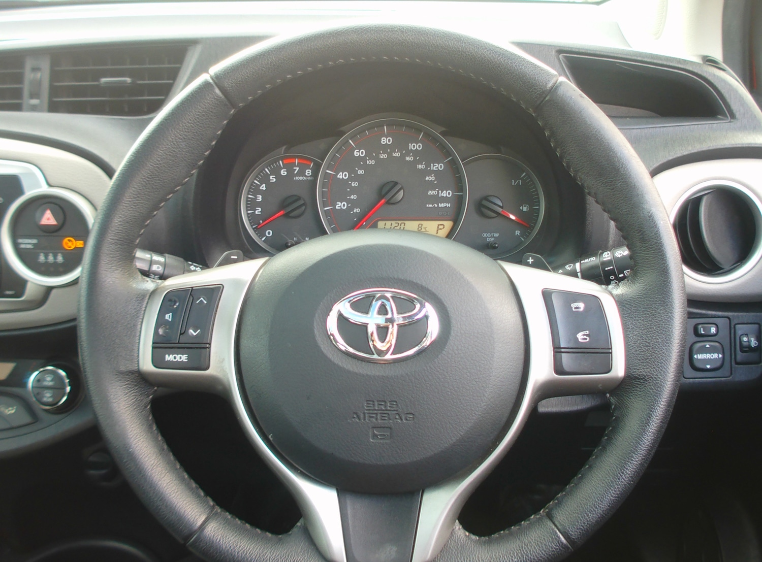 Used Toyota Yaris 2012 for sale - 76565600: Photo 12