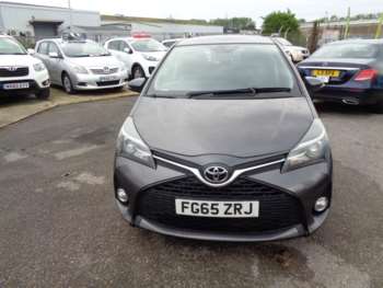 Used Toyota Yaris 2015 for sale - 72175109: Photo