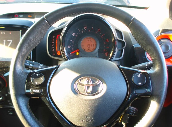 Used Toyota AYGO 2014 for sale - 75999433: Photo 11