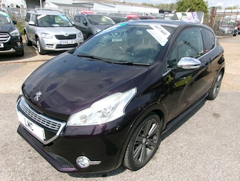 Used Peugeot 208 2015 for sale - 79539421: Photo