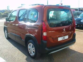 Used Peugeot Rifter 2019 for sale - 77747429: Photo