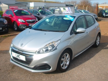 Used Peugeot 208 2015 for sale - 77820038: Photo