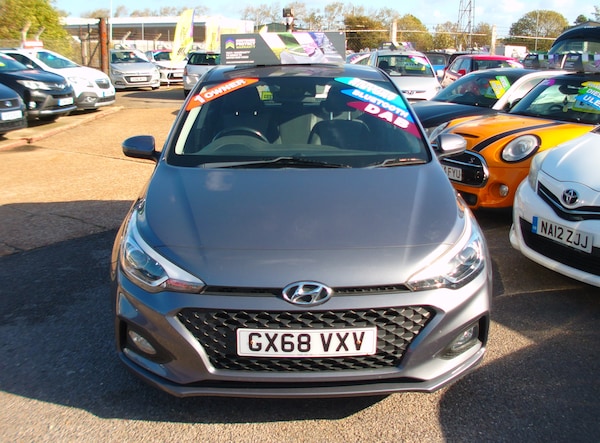 Used Hyundai i20 2018 for sale - 76149161: Photo 2