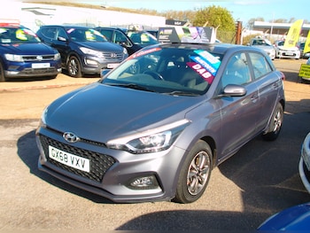 Used Hyundai i20 2018 for sale - 76149161: Photo 3