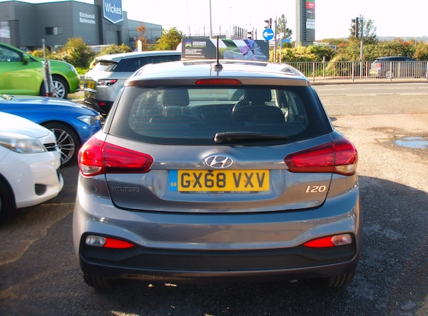 Used Hyundai i20 2018 for sale - 76149161: Photo 5