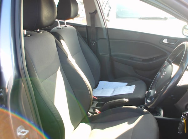 Used Hyundai i20 2018 for sale - 76149161: Photo 9