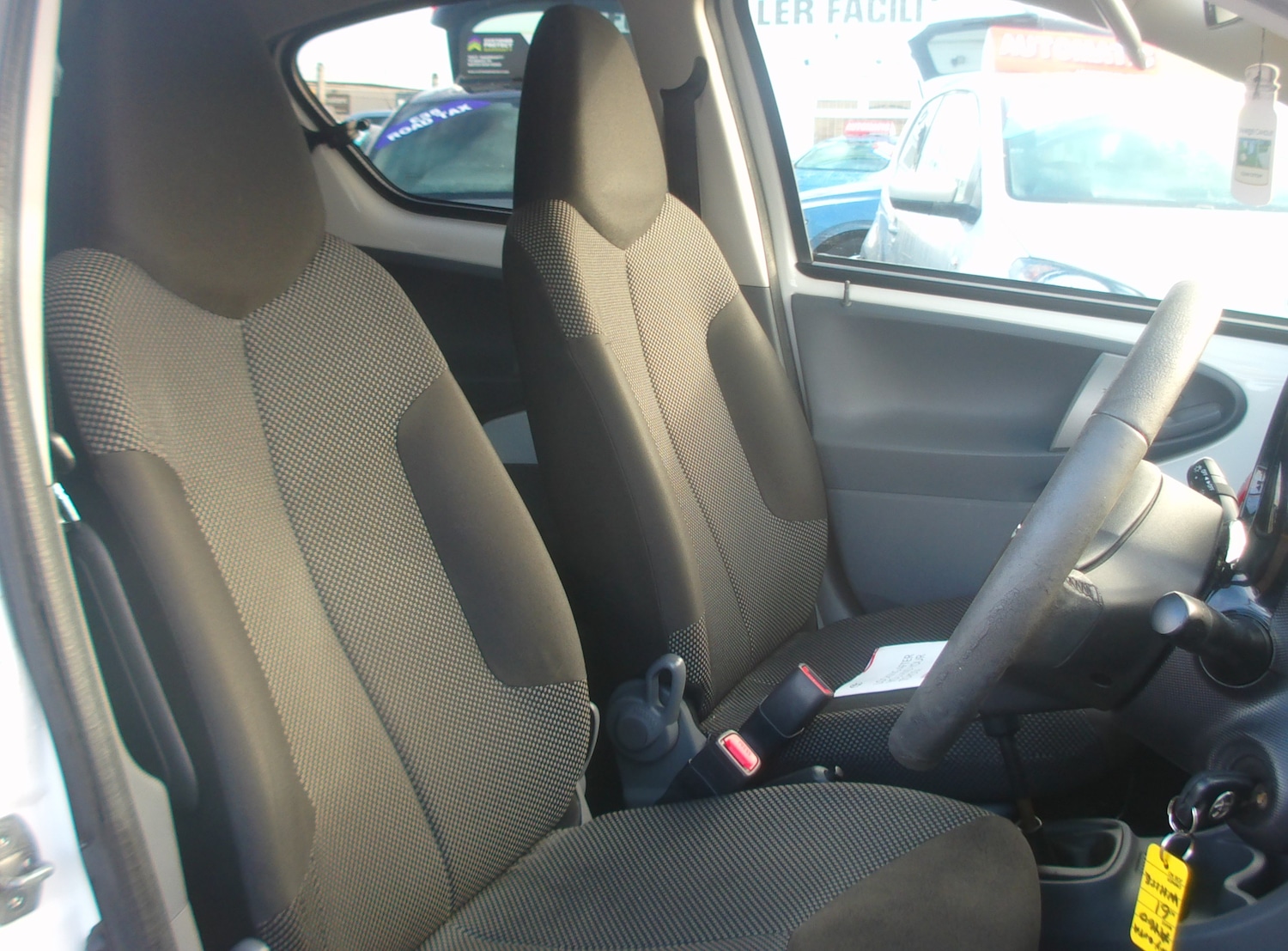 Used Toyota AYGO 2011 for sale - 77139304: Photo 9