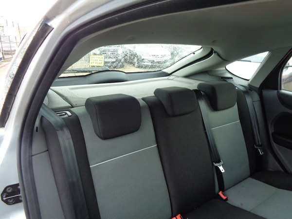 Used Ford Focus 2010 for sale - 74405543: Photo 8