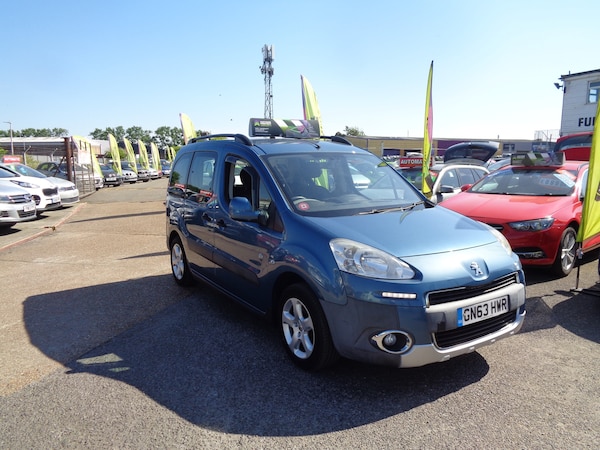 Used Volkswagen Touran 2009 for sale - 74620359: Photo 13
