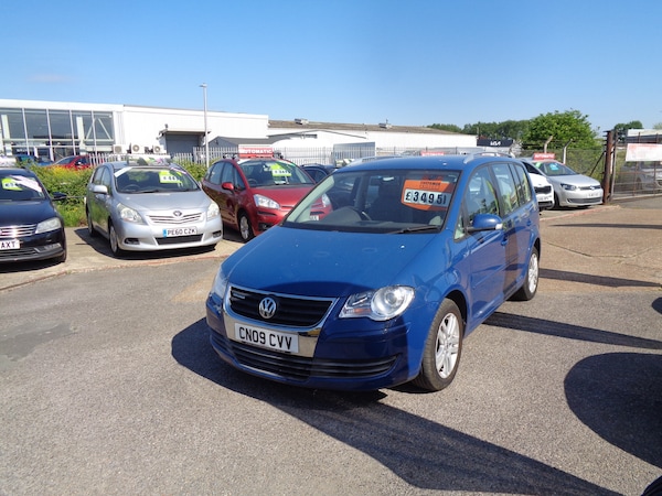 Used Volkswagen Touran 2009 for sale - 74620359: Photo 3