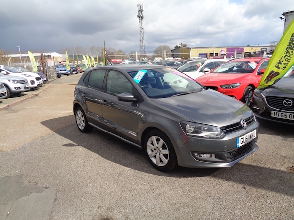 Used Volkswagen Polo 2011 for sale - 74014902: Photo 1