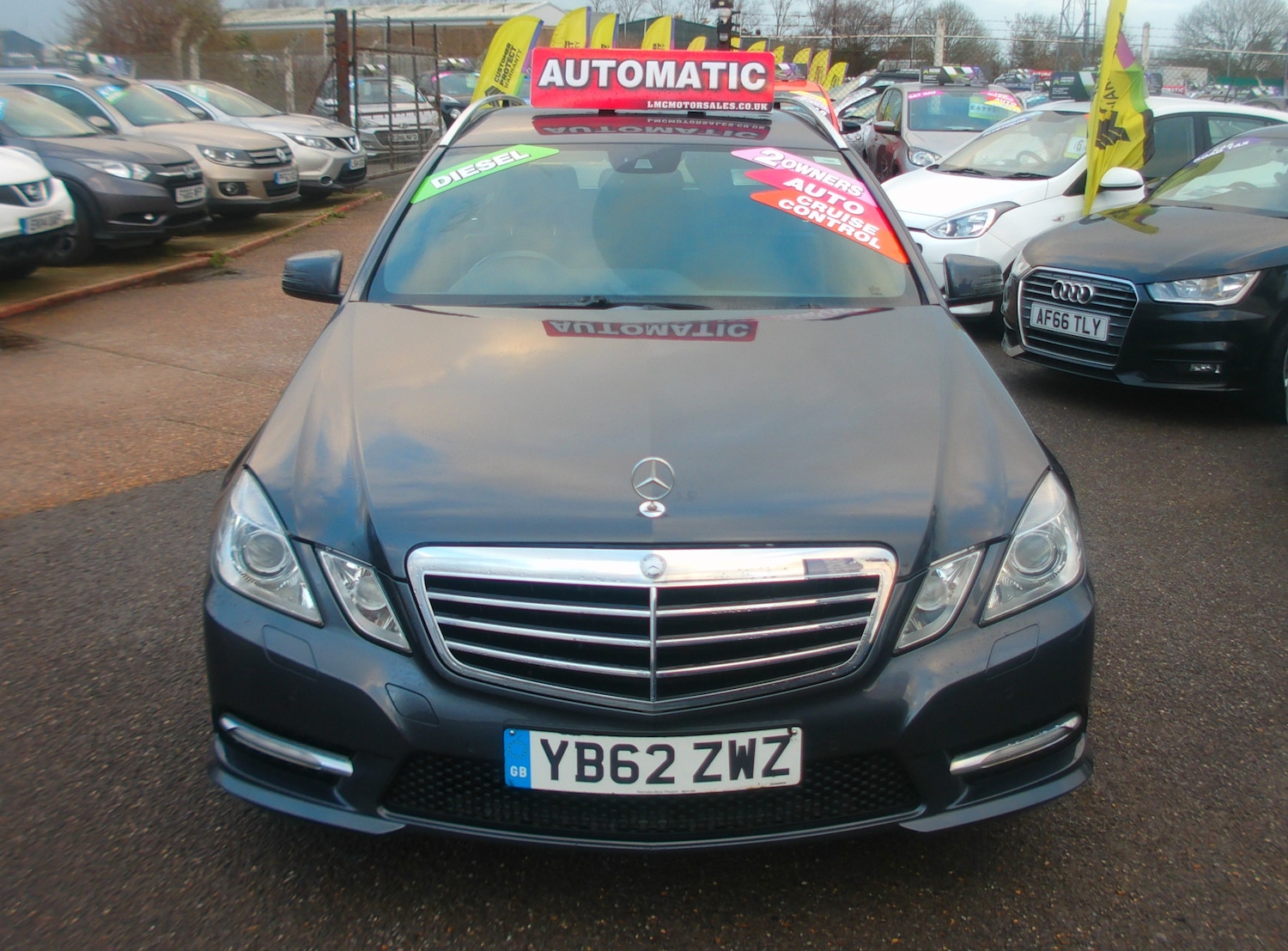 Used Mercedes-Benz E Class 2013 for sale - 76830835: Photo 2