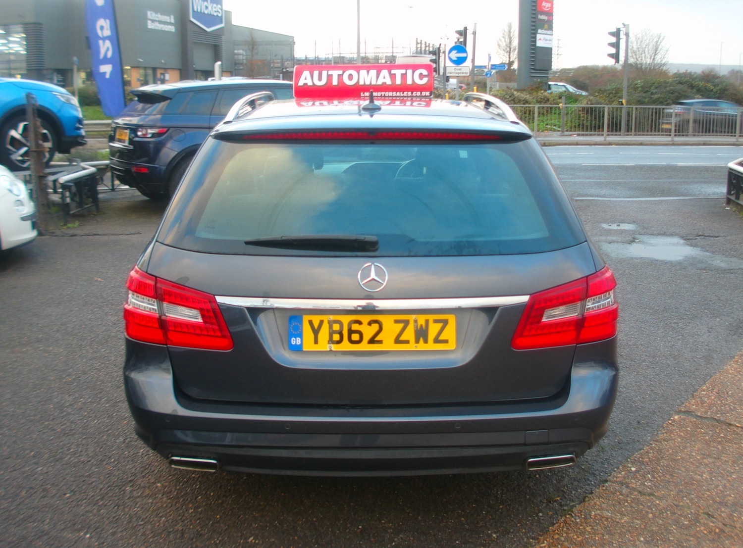 Used Mercedes-Benz E Class 2013 for sale - 76830835: Photo 5