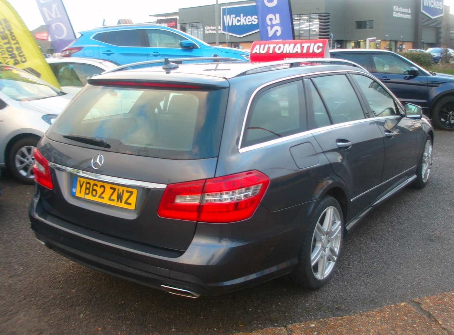 Used Mercedes-Benz E Class 2013 for sale - 76830835: Photo 6