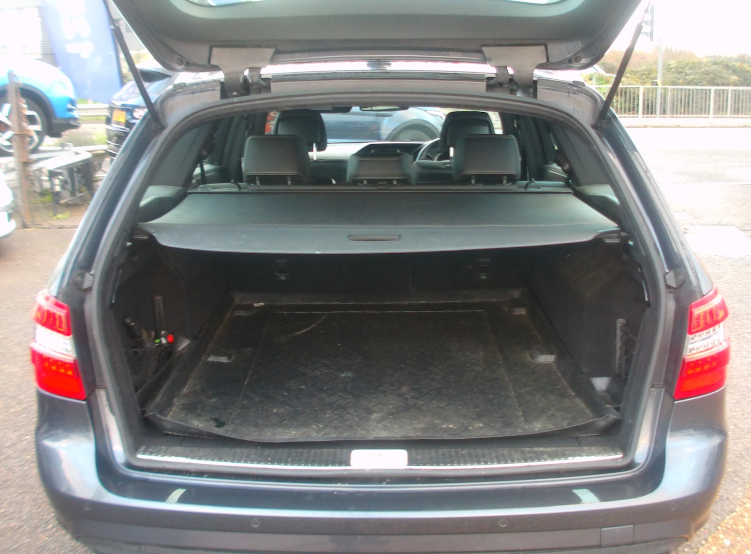 Used Mercedes-Benz E Class 2013 for sale - 76830835: Photo 7