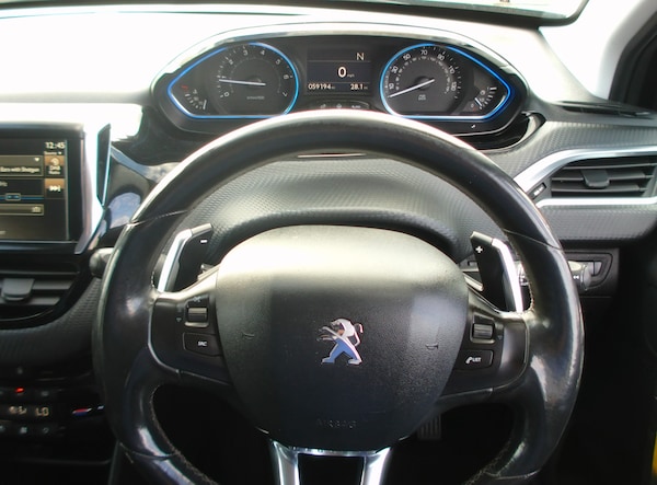 Used Peugeot 2008 2014 for sale - 76114894: Photo 11