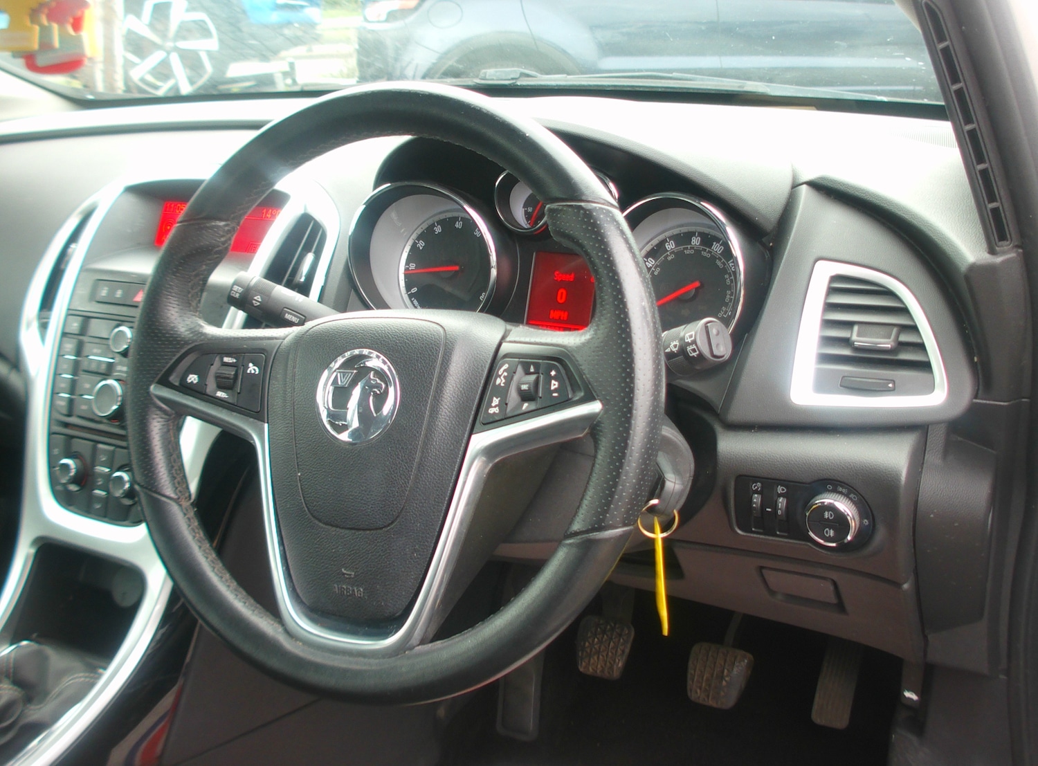 Used Vauxhall Astra 2012 for sale - 76863080: Photo 9