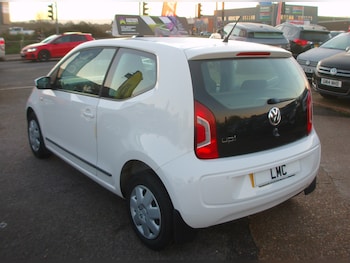 Used Volkswagen up! 2015 for sale - 77631350: Photo