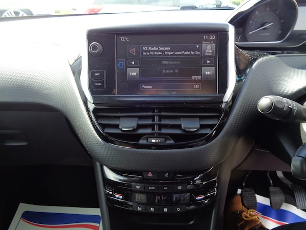 Used Peugeot 2008 2016 for sale - 66859716: Photo 9
