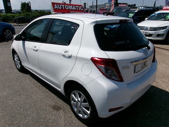 Used Toyota Yaris 2012 for sale - 79194170: Photo
