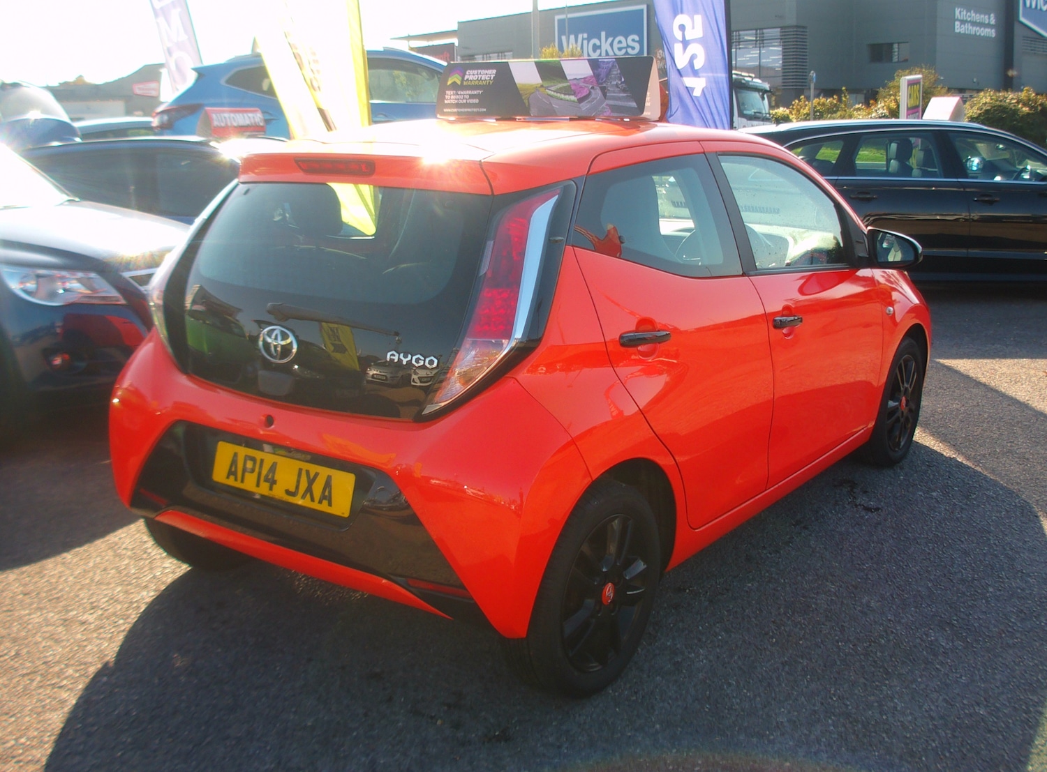 Used Toyota AYGO 2014 for sale - 76211711: Photo 6