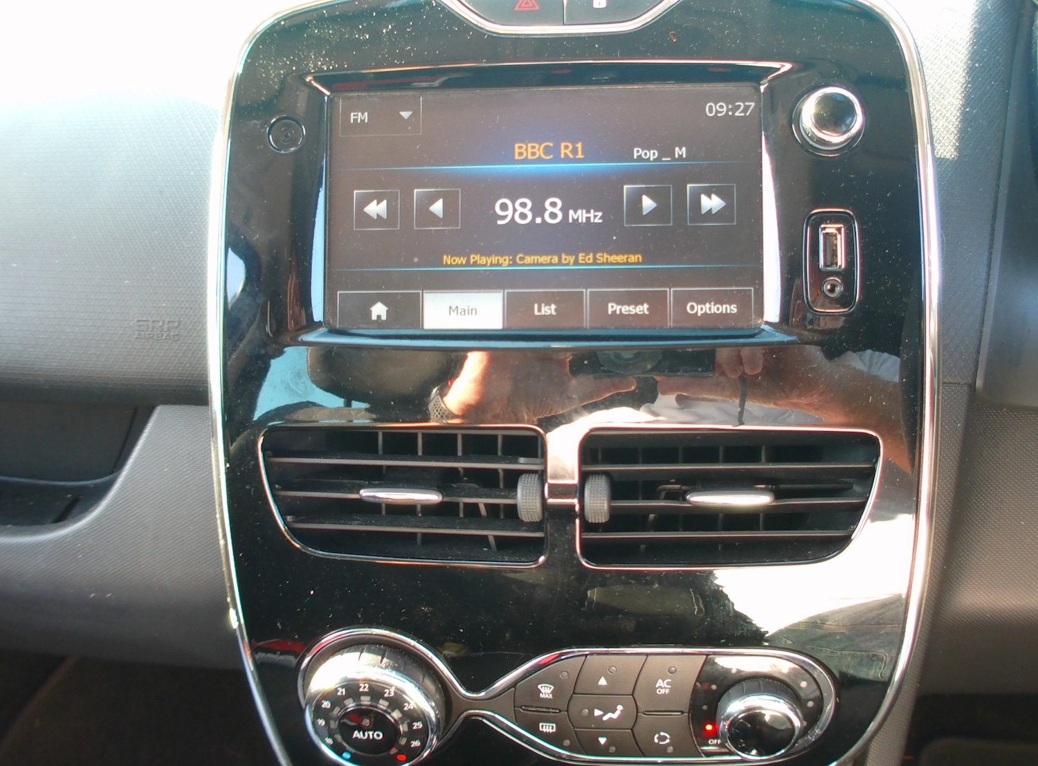Used Renault Clio 2014 for sale - 75999317: Photo 11