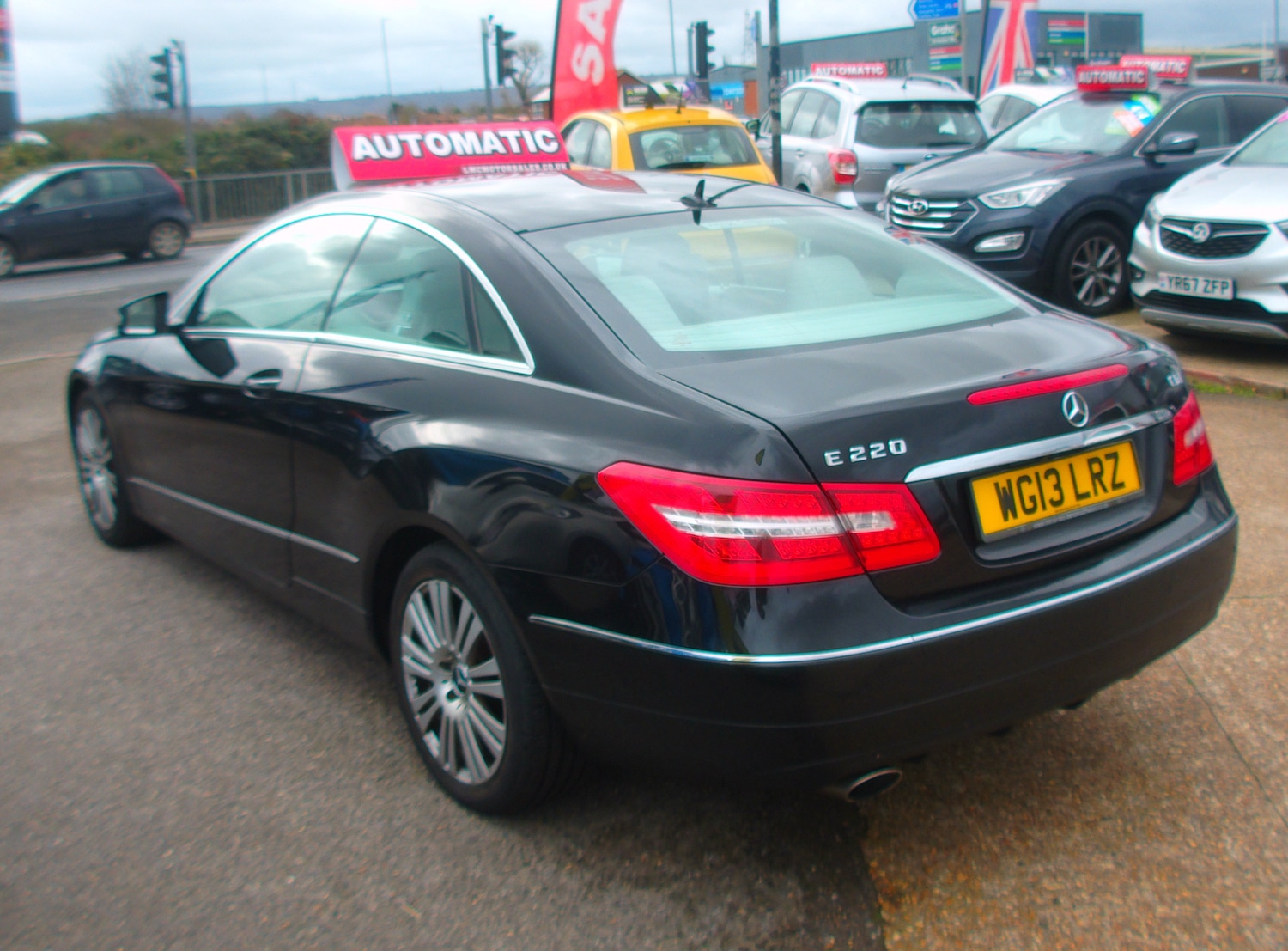 Used Mercedes-Benz E Class 2013 for sale - 76665392: Photo 4