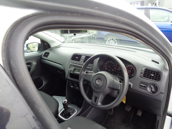 Used Volkswagen Polo 2010 for sale - 74117109: Photo 10