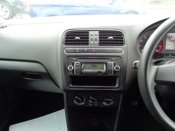 Used Volkswagen Polo 2010 for sale - 74117109: Photo 11