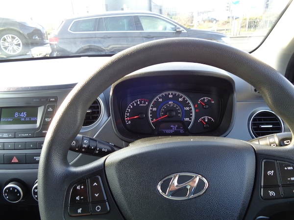 Used Hyundai i10 2018 for sale - 73753197: Photo 12