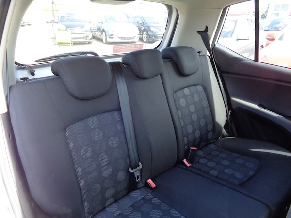 Used Hyundai i10 2010 for sale - 74424441: Photo 8
