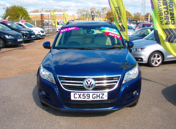 Used Volkswagen Tiguan 2010 for sale - 76019439: Photo 2