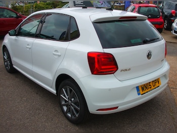 Used Volkswagen Polo 2015 for sale - 75575114: Photo