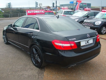 Used Mercedes-Benz E Class 2013 for sale - 77804998: Photo