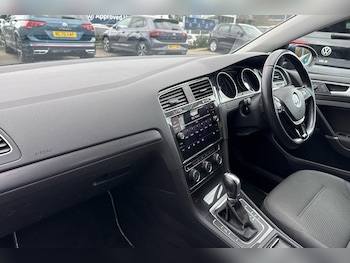 Used Volkswagen Golf 2018 for sale - 78027376: Photo