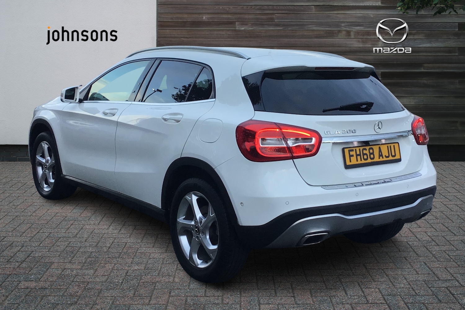 Used Mercedes-Benz GLA 2019 for sale - 76673762: Photo 2