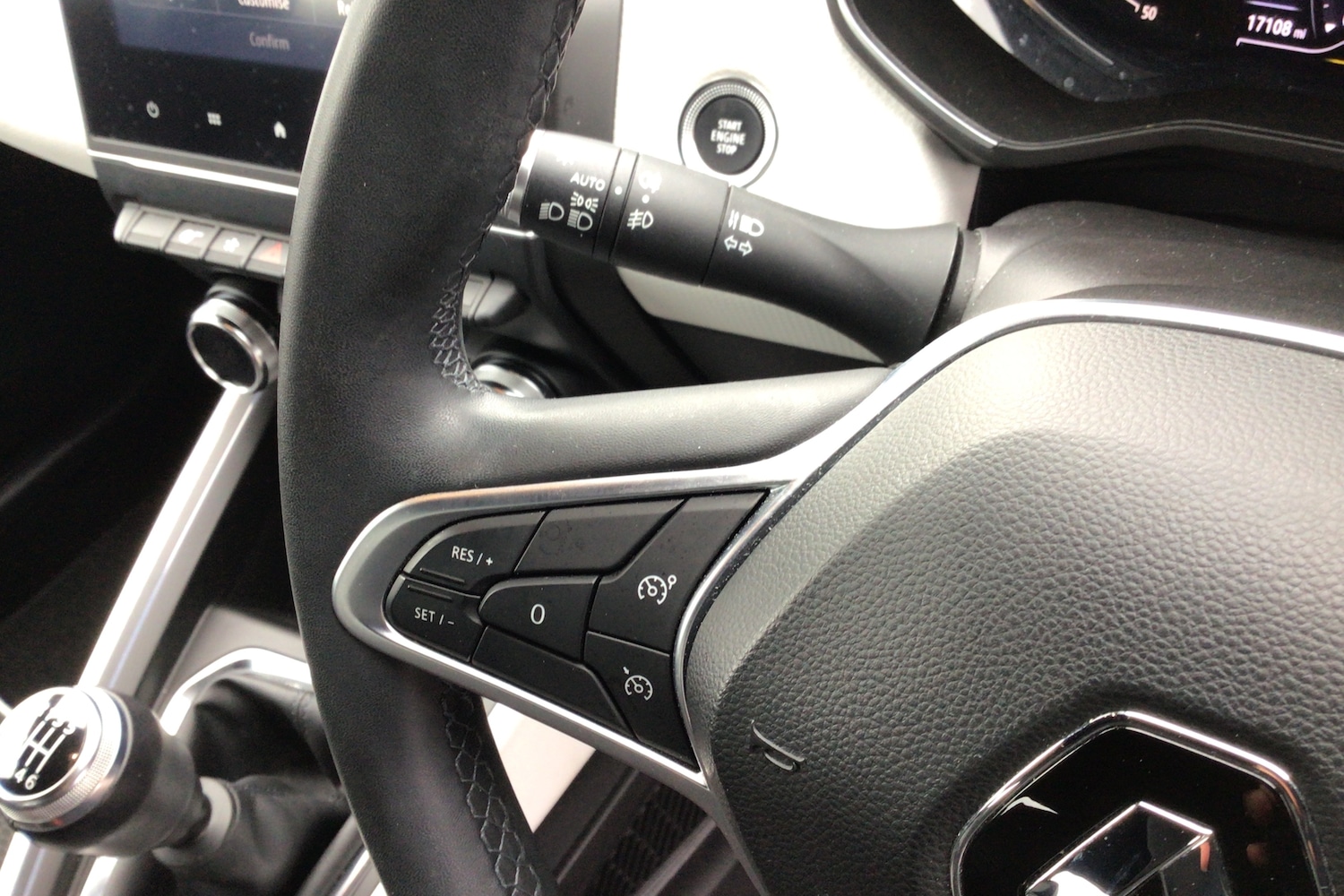 Used Renault Clio 2021 for sale - 76681354: Photo 24