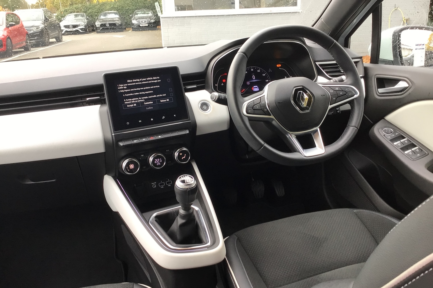 Used Renault Clio 2021 for sale - 76681354: Photo 3