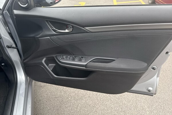 Used Honda Civic 2020 for sale - 76299593: Photo 24