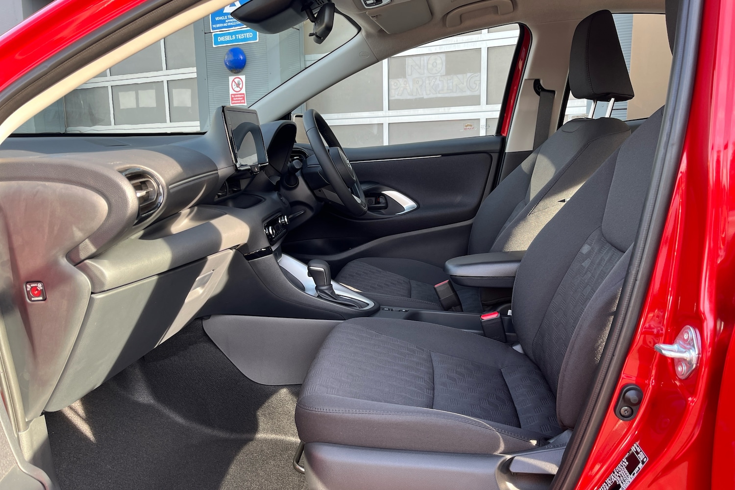 Used Mazda Mazda2 HYBRID 2025 for sale - 76678696: Photo 6