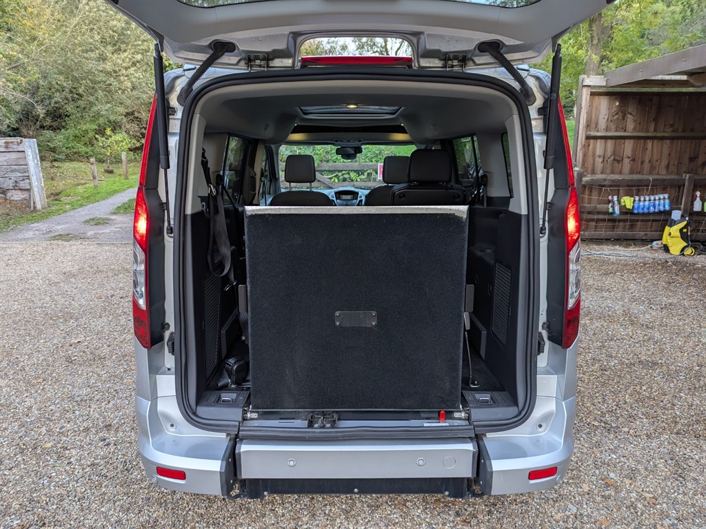 Used Ford Grand Tourneo Connect 2017 for sale - 76415424: Photo 15