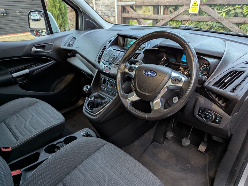 Used Ford Grand Tourneo Connect 2017 for sale - 76415424: Photo 19