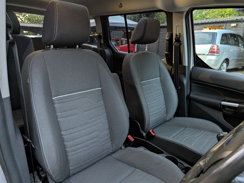 Used Ford Grand Tourneo Connect 2017 for sale - 76415424: Photo 21