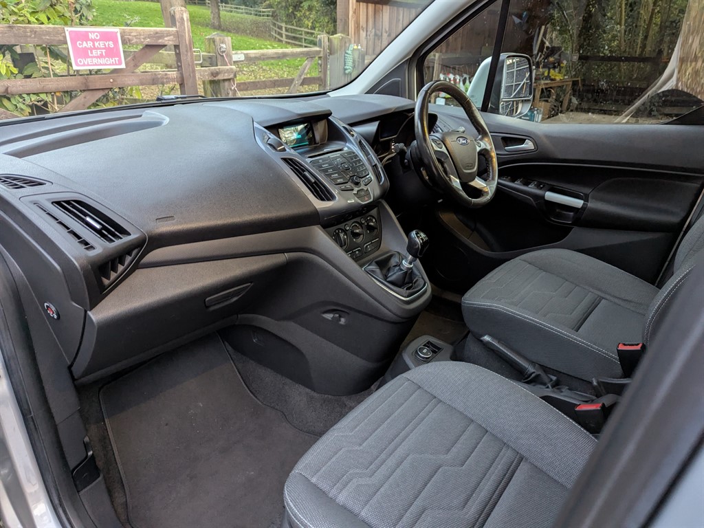 Used Ford Grand Tourneo Connect 2017 for sale - 76415424: Photo 23