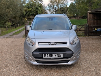 Used Ford Grand Tourneo Connect 2017 for sale - 76415424: Photo