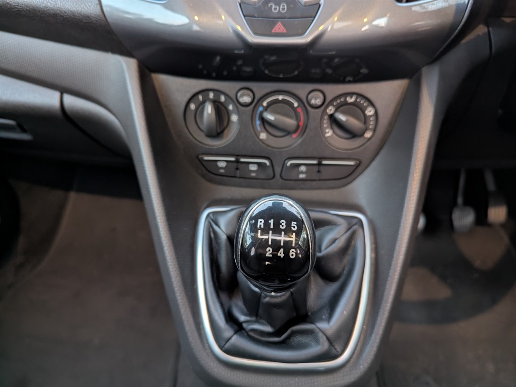 Used Ford Grand Tourneo Connect 2017 for sale - 76415424: Photo 30