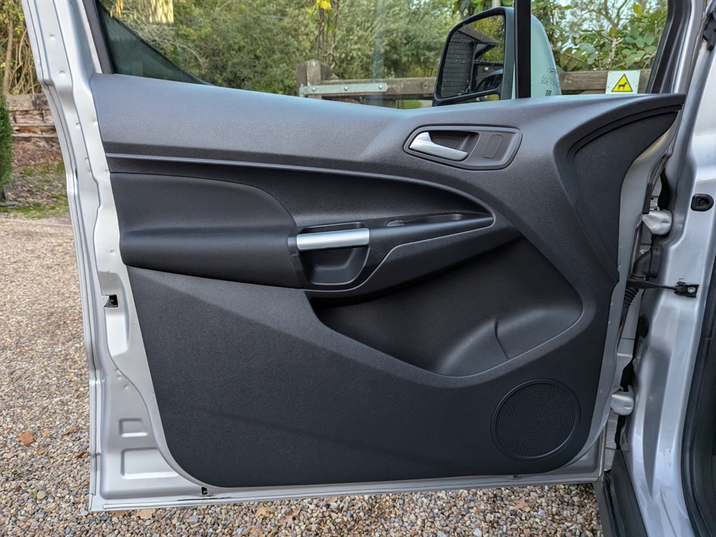 Used Ford Grand Tourneo Connect 2017 for sale - 76415424: Photo 35