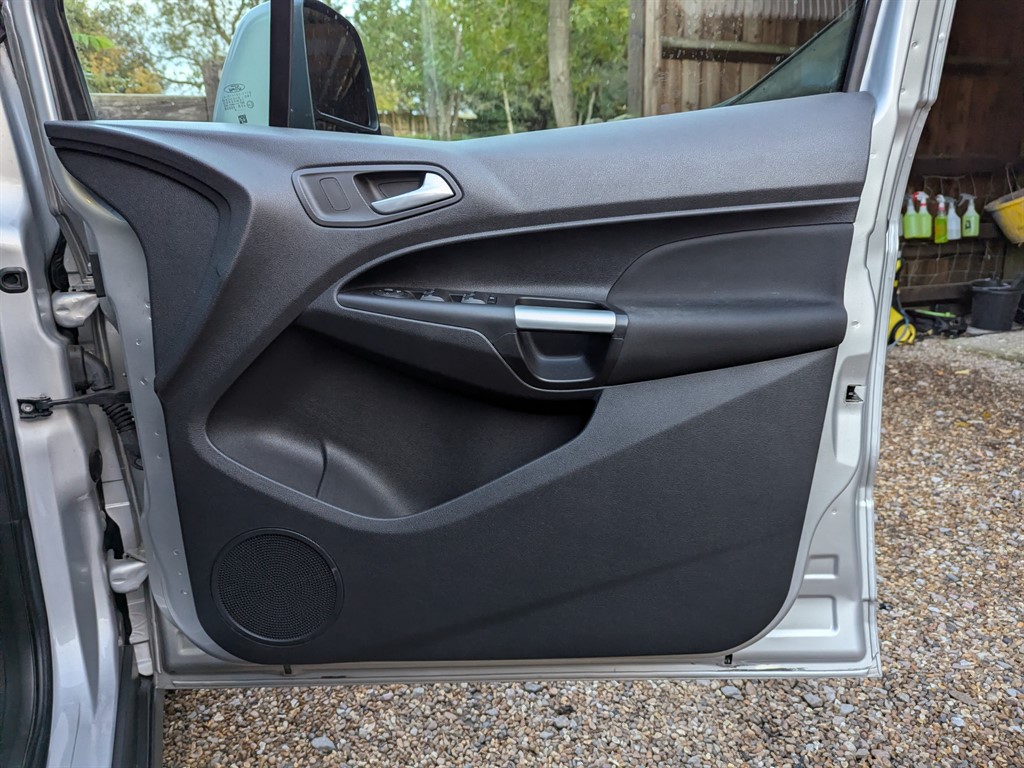 Used Ford Grand Tourneo Connect 2017 for sale - 76415424: Photo 36